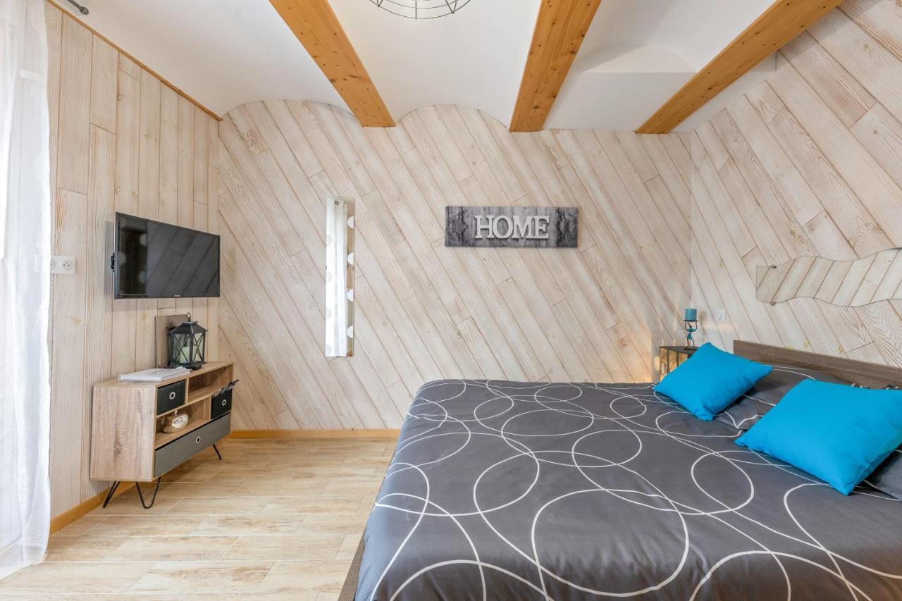 Les Nuits D'Anis - Appartements Hypercentre Le Puy-en-Velay ภายนอก รูปภาพ